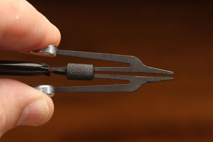 Cottarelli Hackle Pliers - Tools &amp; Vises - Fly Fish Food